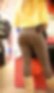 Perfect Ass in Tights Candid Gallery
