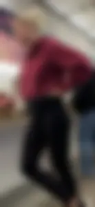 Jaw dropping milf wearing tight lululemon leggings