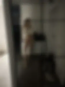 Leaked hot selfies of a girl with awesome long legs