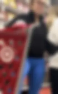 Pawg in blue leggings
