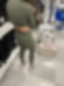 Sexy Brazilian MILF in tight green leggings VPL