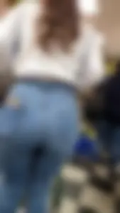 Latina in tight jeans (good set)