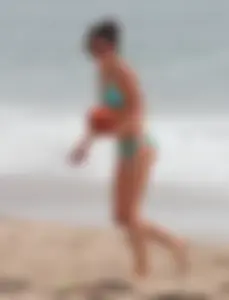 Kendall Jenner paparazzi pictures in bikinis