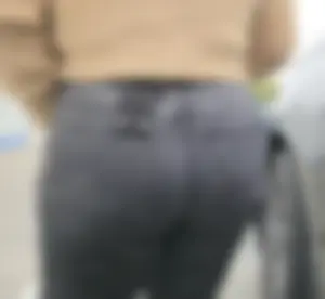 JUICY booty milf. OC.