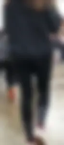 Sexy candid girl's ass in leggings walking down the street - photos and a gif