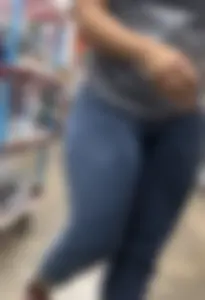 Tight Bubble Ass in Jeans Mami
