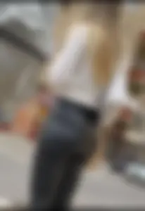 Shapely ass in leather pants🤤