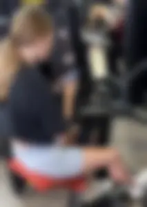 Hot blonde in gym just to show off her tight ass in blue shorts