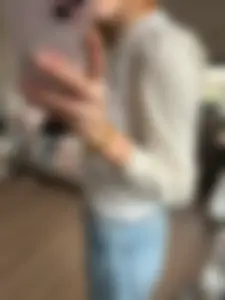 Showing her cute ass