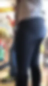 Hot Booty and Legs in Sweatpants Cafeteria Creepshots