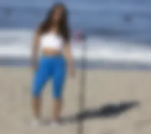 Hot candid summer girls in shorts, leggings and crop tops
