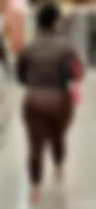 5’9 Thicc in the thighs wearing that brown so fine‼️