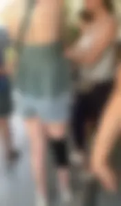 Theme Park Candid Ass With Face Shots (OC)