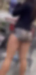 Booty in leopard spandex shorts and awesome legs at the supermarket