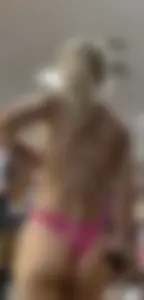 Bubble butt eating that bikini BUSTED MAYBE?