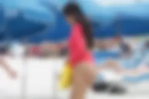 Candid Florida beach and bikini girls