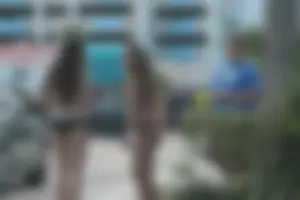 Even more hot and sexy bikini babes in Florida