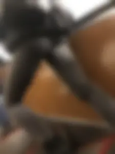 Long Legs and Nice Booty in Tight Grey Jeans on the Escalator Candid Pics