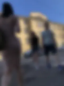 Amazing candid chick wearing a dress, VPL and glimpses of her ass through the fabric