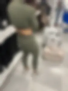 Sexy Brazilian MILF in tight green leggings VPL