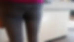 Nice ass checking out in leggings at a grocery store