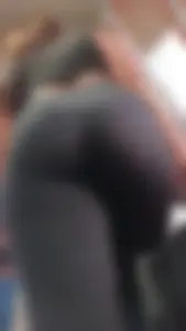 Hermosa mexicana con tremendo culo en Leggings