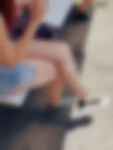 Candid girls in public showing nice legs and feet