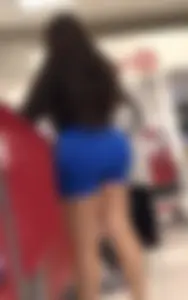 Insane latina MILF ass in yoga shorts (upshot)