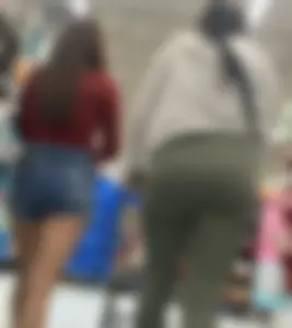 2 girls with nice asses