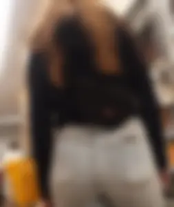 Nice booty in tight heans store creepshots