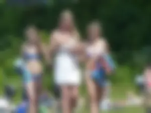 Bikini girls