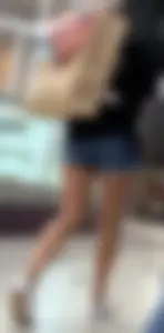 ⚠️ Low quality ⚠️ Sexy l@tina ass eating up Jean shorts