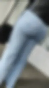 Girl with a round ass🍑