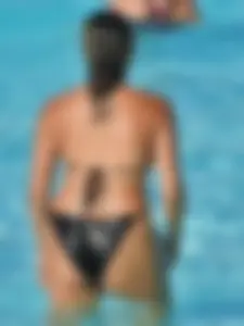 Bikini milf with wide hips and great ass in the pool [077]