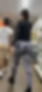 Pretty Latina has a sweet round ass that jiggle (gifs)