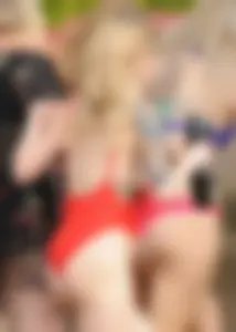 Bikini girls