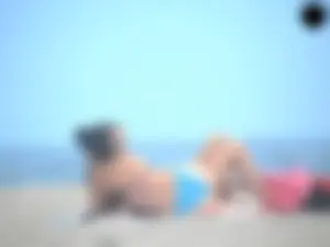 Lesbian finger bang on the sands of Venice Beach CA
