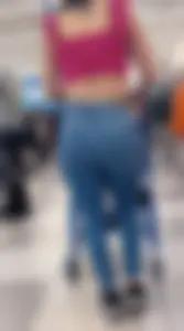 Milf nice ass in jeans