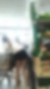 Shorts too short?! Sweet Cheeks in a Top-Vid