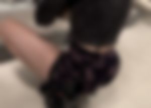 Love when they wear these kind of shorts and squat like this