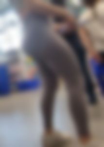 Pretty ass in legging
