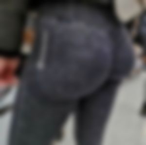 Crazy hot bubble booty mom