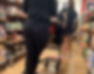 Blonde with a perfect ass in lulu’s
