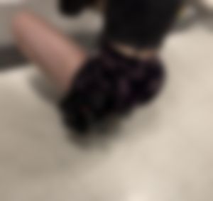Love when they wear these kind of shorts and squat like this