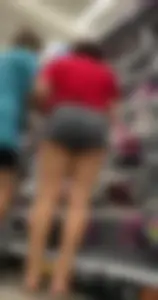 Bubble butt teen with her ass out