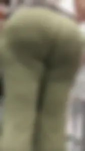 Thick Latina Milf In Green Leggings! Non OC