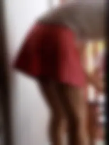 Hot candid milf in loose shorts showing some cheek and nice skinny legs
