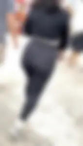 Black leggings VTL white chick