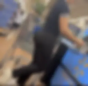 Bubble butt in leggings
