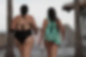 Deerfield Beach girls in bikinis